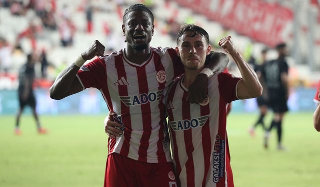 Antalyaspor, Vanspor FK'yı 3 golle geçti