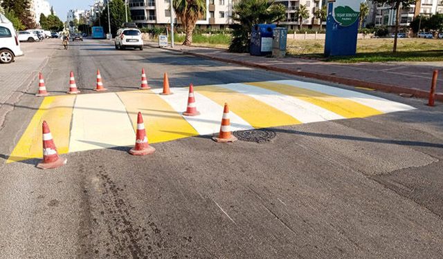 Konyaaltı’nda yollara makyaj