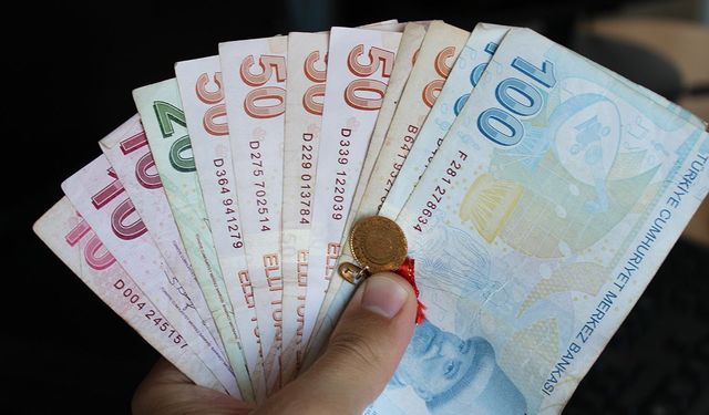 KKTC'de 450 bin TL olan milletvekili maaşlarının düşürülmesi çağrısı