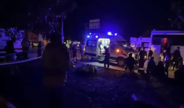 Tarım işçilerini taşıyan midibüs ile TIR çarpıştı: Çok sayıda yaralı!