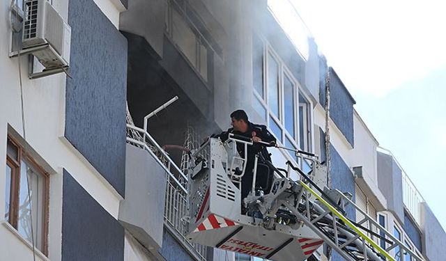 Apartmandaki yangın büyümeden söndürüldü