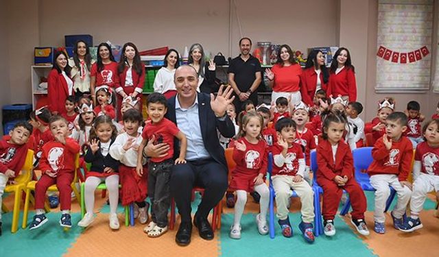 Başkan Kotan 29 Ekim coşkusunu miniklerle yaşadı