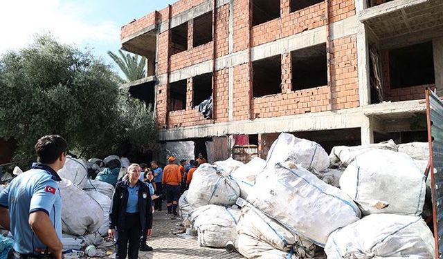 Büyükşehir zabıtasından hurda operasyonu