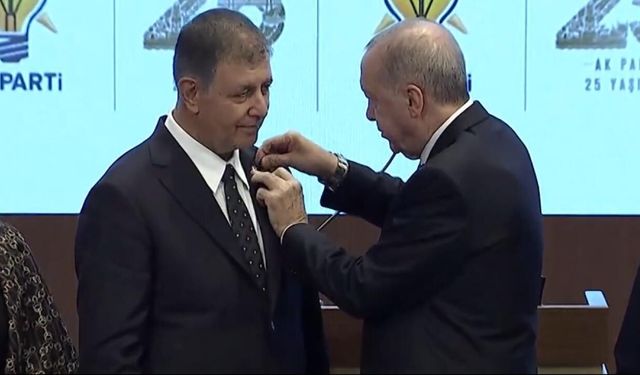 İzmir, tarihte ilk kez AK Parti'ye geçti