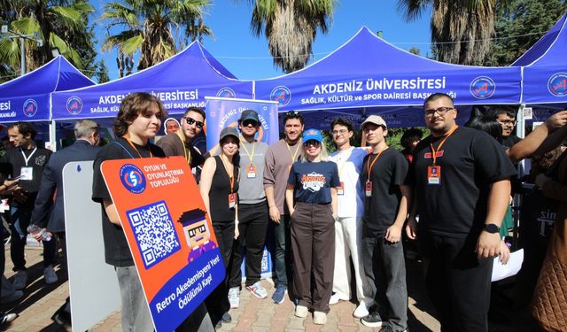 Akdeniz Üniversitesi'nde Öğrenci Toplulukları Tanıtım Günleri