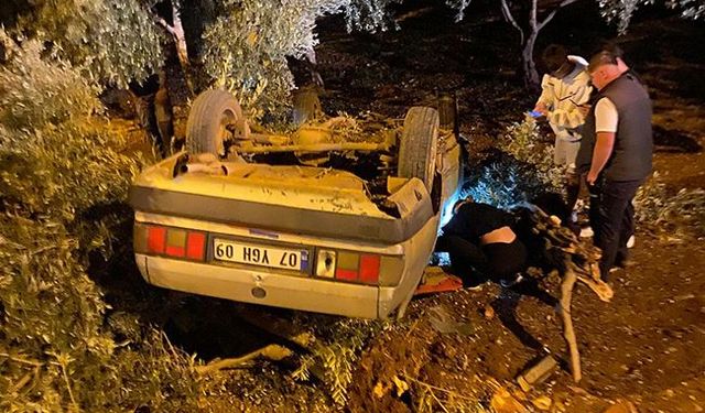 Döşemealtı'nda otomobil zeytin bahçesine uçtu