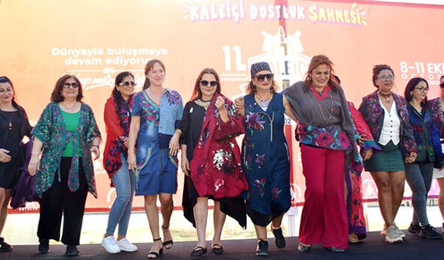 Sanatçı kadınlar podyuma çıktı