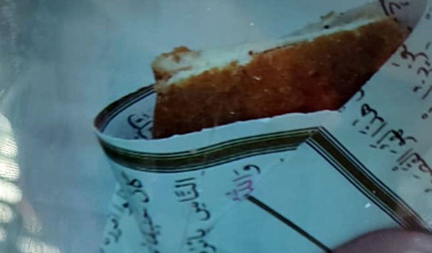Skandal: Kantinci Kur’an-ı Kerim sayfalarını tost kağıdı yaptı