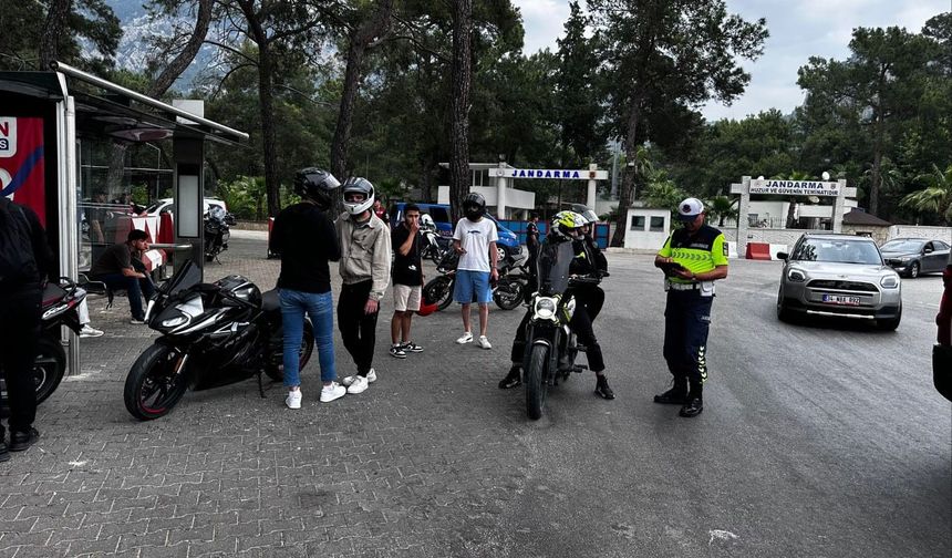 Emniyet göz açtırmıyor! Sürücülere ceza yağdı