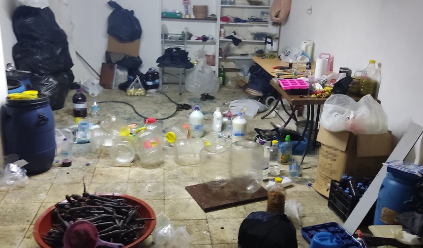 Ruhsatsız şalgam imalathanesi mühürlendi