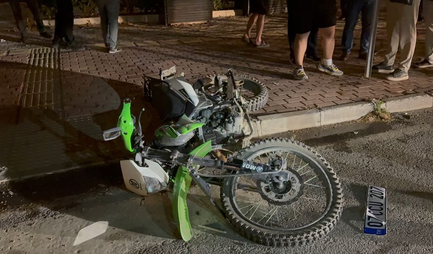 Kazadan sonra durmadı: Motosikletliyi yerde bıraktı