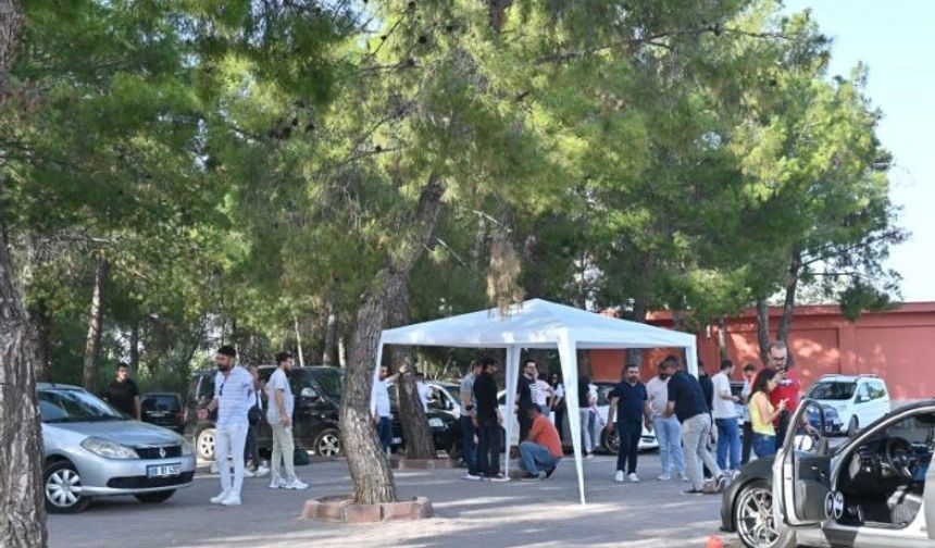 Konyaaltı Belediyesi önünde çadır nöbeti