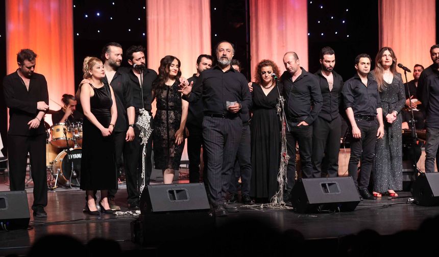 AŞT 41’inci yılında  seyirci rekoru kırdı