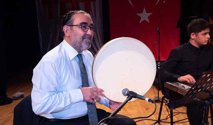 Hem sundu hem çaldı