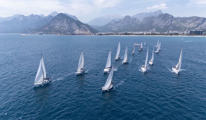 Antalya Körfezi’nde heyecanlı yarış
