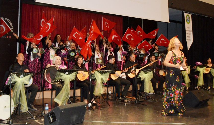 Kadın karavancılardan müzikli molalar