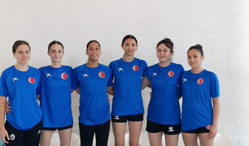 Kepez'in gururu Milli Takım’a taştı