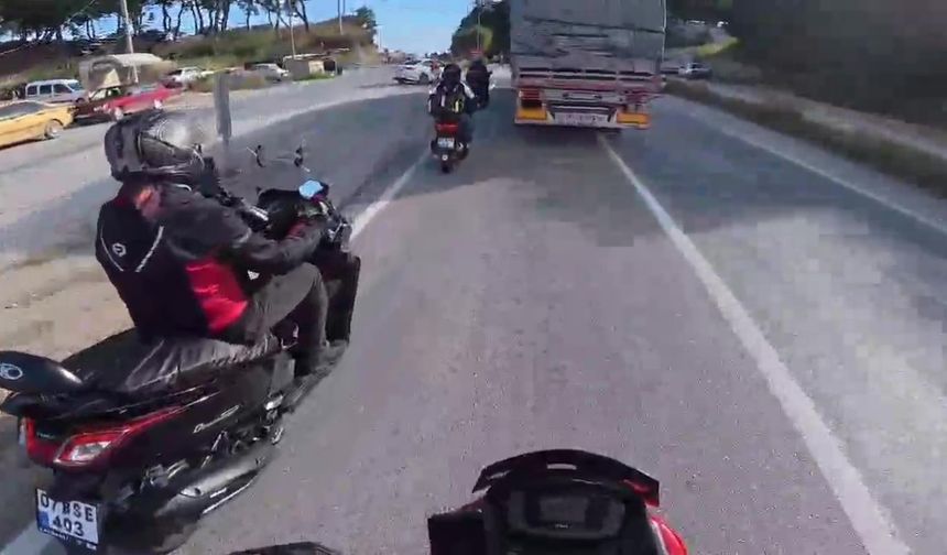 Tırı motosikletlerin üzerine sürdü
