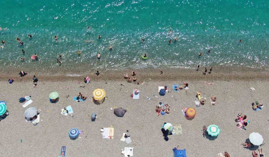 Antalya’da bayramın son günü sahiller doldu