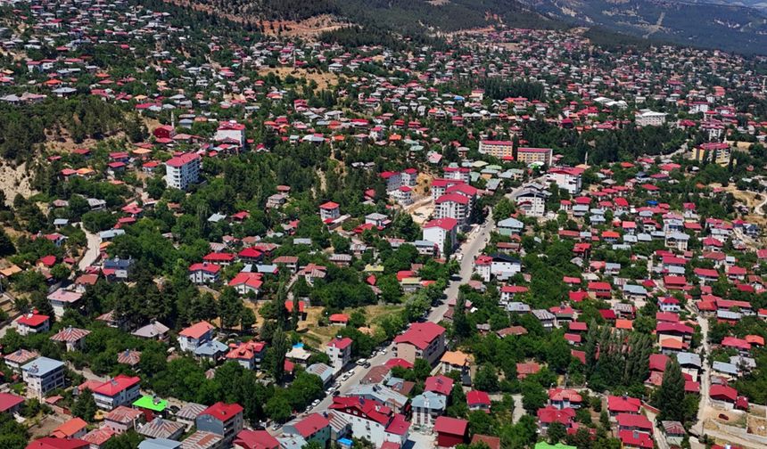 20 bin kişinin yaşadığı yaylada, sıcak nedeniyle nüfus 450 bine ulaştı