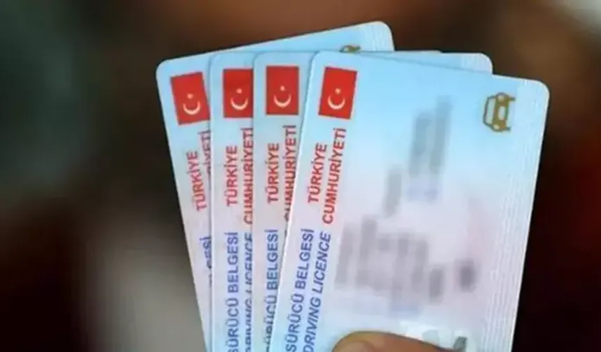 Bakan Yerlikaya duyurdu! Eski tip ehliyet yenileme süresi son kez uzatıldı
