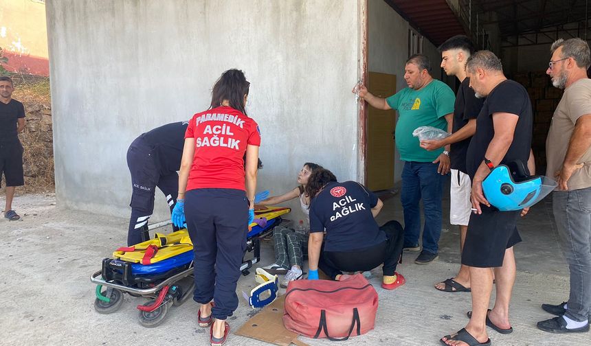 Traktörle çarpışıp römorkun altında kaldı