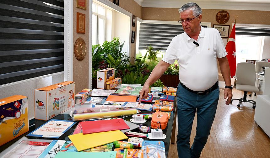 Kemer Belediyesi'nden 6 bin 500 öğrenciye kırtasiye desteği