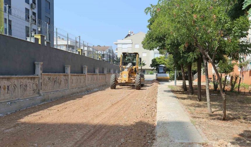 Kepez TOKİ Gazi konutlarında asfalt hazırlığı başladı
