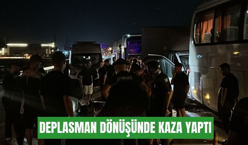 Antalyaspor taraftar otobüsü, deplasman dönüşünde kaza yaptı