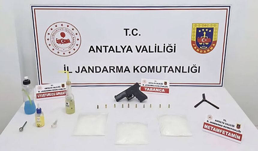 Kepez’de zehir tacirlerine baskın