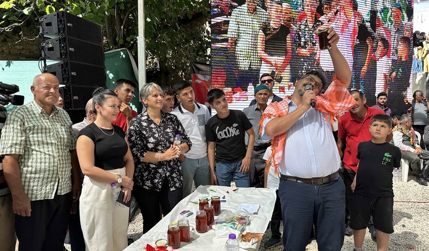 Finike'de Ernez Bal Festivali düzenlendi