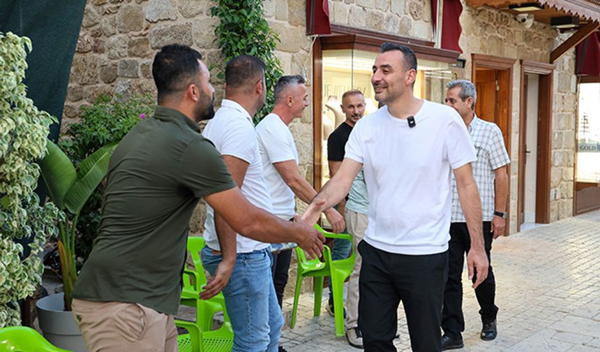 Başkan Vekili Çiçek, esnafı ziyaret etti