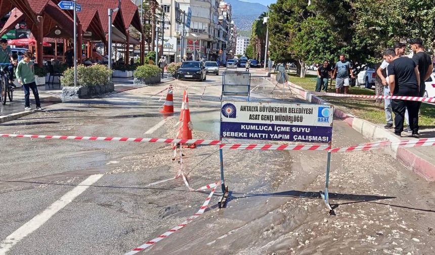 Kumluca'da içme suyu hattı yenilemesi