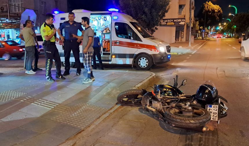 Serik'te motosiklet sürücüsü kazada yaralandı