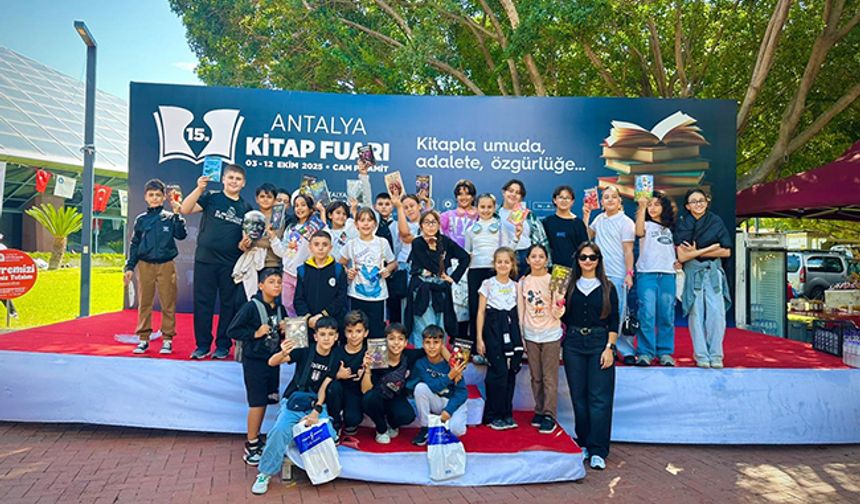 Serikli öğrencilerden kitap fuarına ziyaret