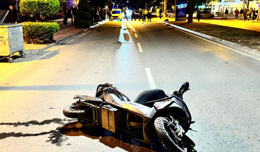 Otomobilin çarptığı motosikletli hayatını kaybetti