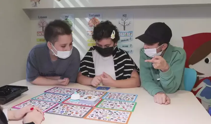 Eğitimlerine 'hastane sınıfları'nda devam ediyorlar