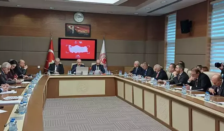 Turizm gelirleri yıl sonunda 64 milyar dolara ulaşacak