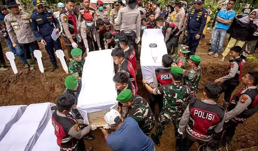 Endonezya'da can kaybı 1000’i aştı