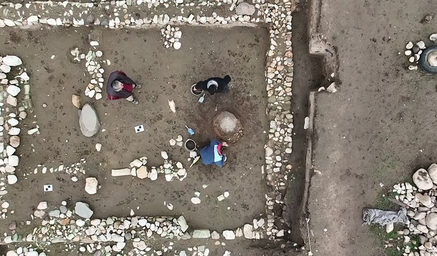 Amasya’da 2 bin 600 yıllık tandır keşfedildi