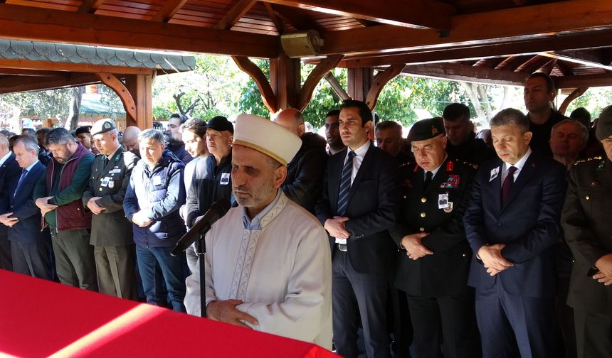 Öztürk, son yolculuğuna uğurlandı