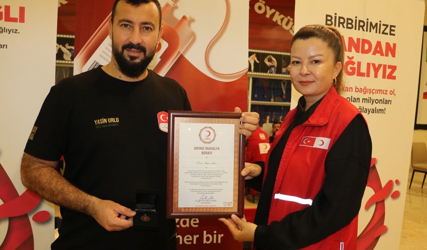 Milli sporculardan kan bağışı