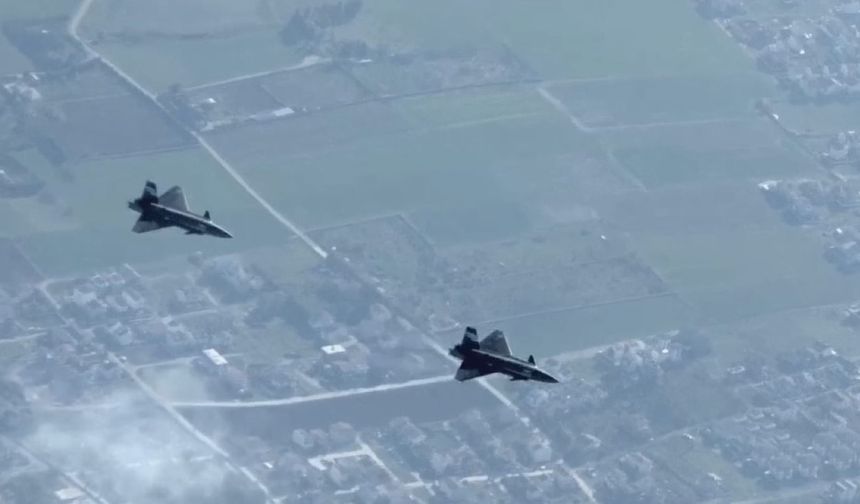 Bayraktar KIZILELMA’dan akıllı filo otonomisi ile kol uçuşu