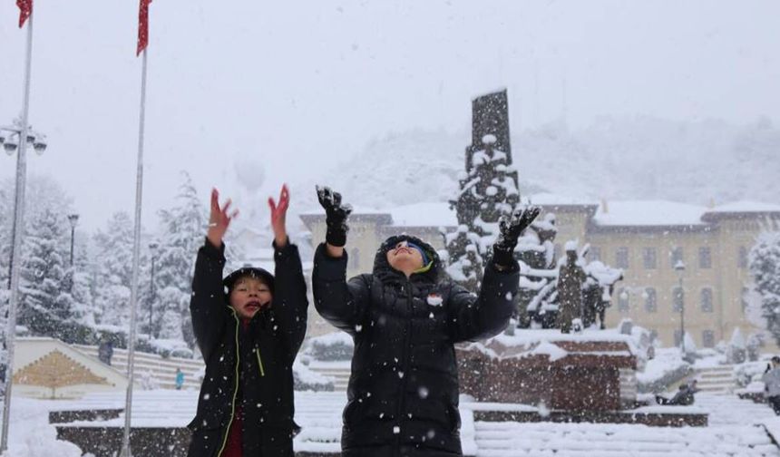 Türkiye’de kar esareti başladı, 15 ilde okullar tatil edildi