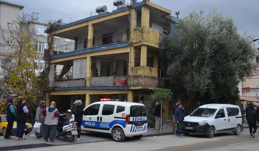 Eşi ile kızını öldüren şüpheli, psikolojik sorunları olduğu gerekçesiyle iş yerinden izin almış