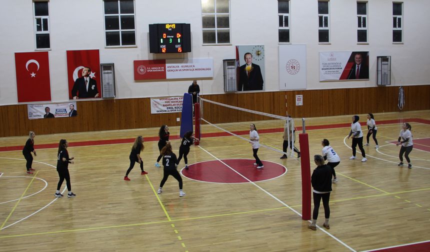 Öğretmenler Voleybol Turnuvası sona erdi