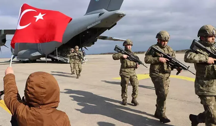 Almanya'da tatbikata katılan Mehmetçiklere duygulu karşılama