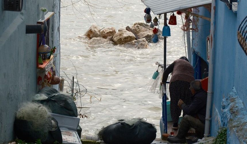Kuraklıkla boğuşuyordu... Yağışlarla yeniden küçük Venedik oldu