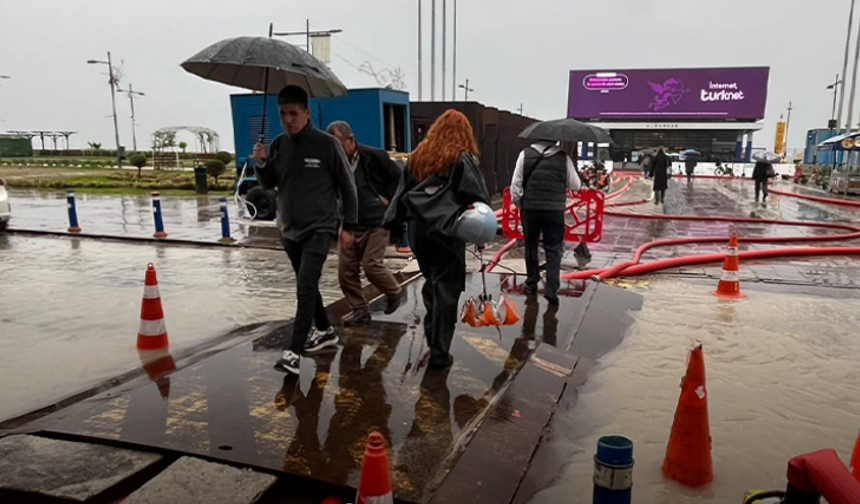 İzmir’de ’Venedik’i andıran manzaralar!