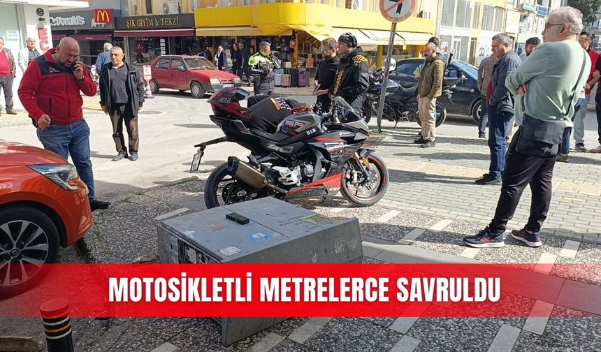 Motosikletli metrelerce savruldu